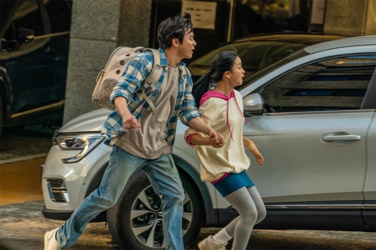 曹政奭搞笑新作《我的殭屍女兒》暑假上映：末日下訓練殭屍女兒的荒唐故事，讓人笑中有淚 