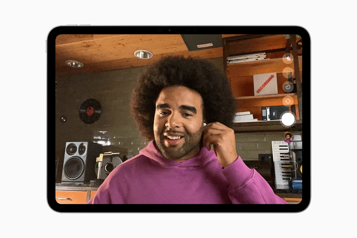 AirPods 4 AirPods Pro 2 camera remote studio quality new function 2025 wwdc