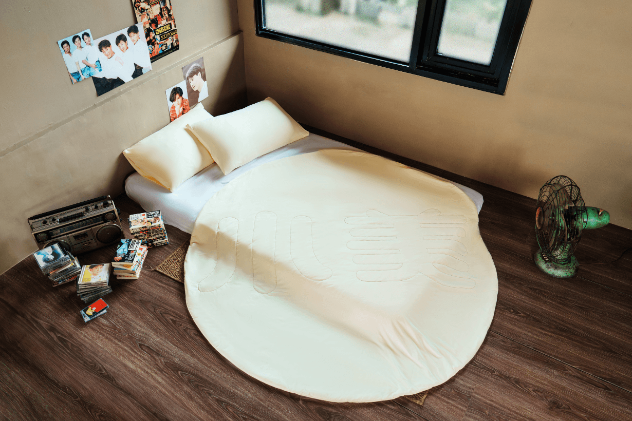 Flight Mode x Shao mei Blanket pillow