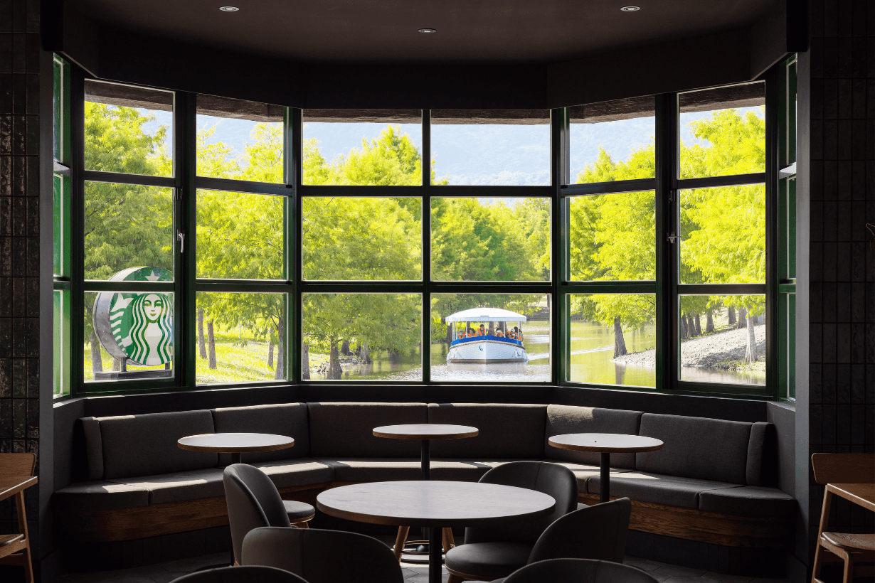 Starbucks Hualien new open fairy tale store