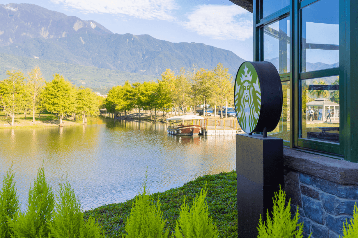 Starbucks Hualien new open fairy tale store