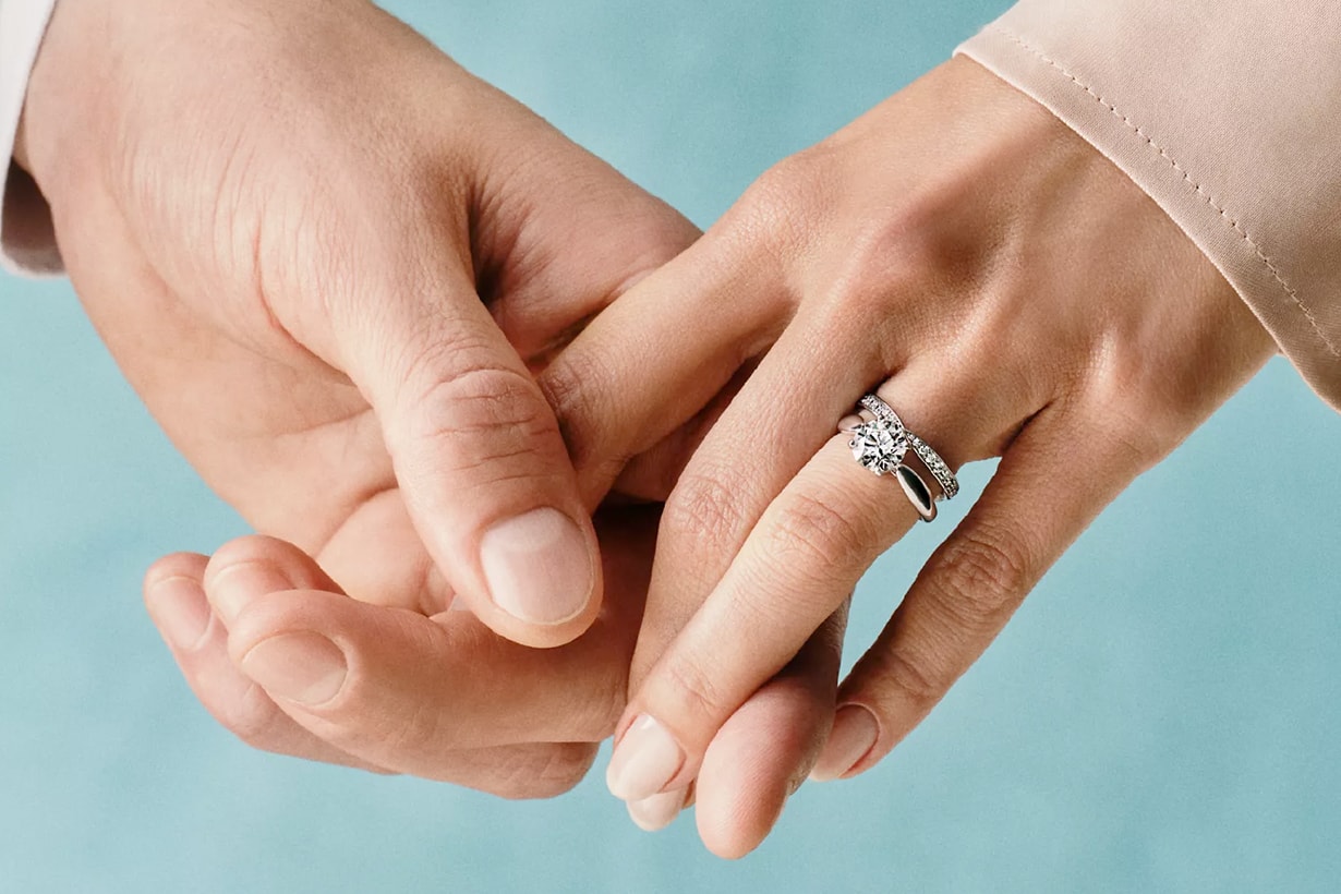 cartier Tiffany & Co. engagement ring how to choose red blue box collections diamond 