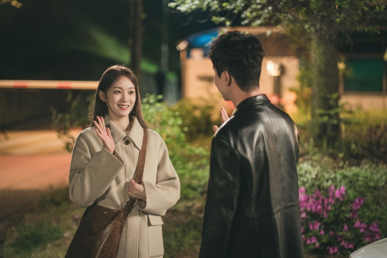 Disney plus The Nice Guy Korean Drama Lee Sung Kyung Lee Dong Wook