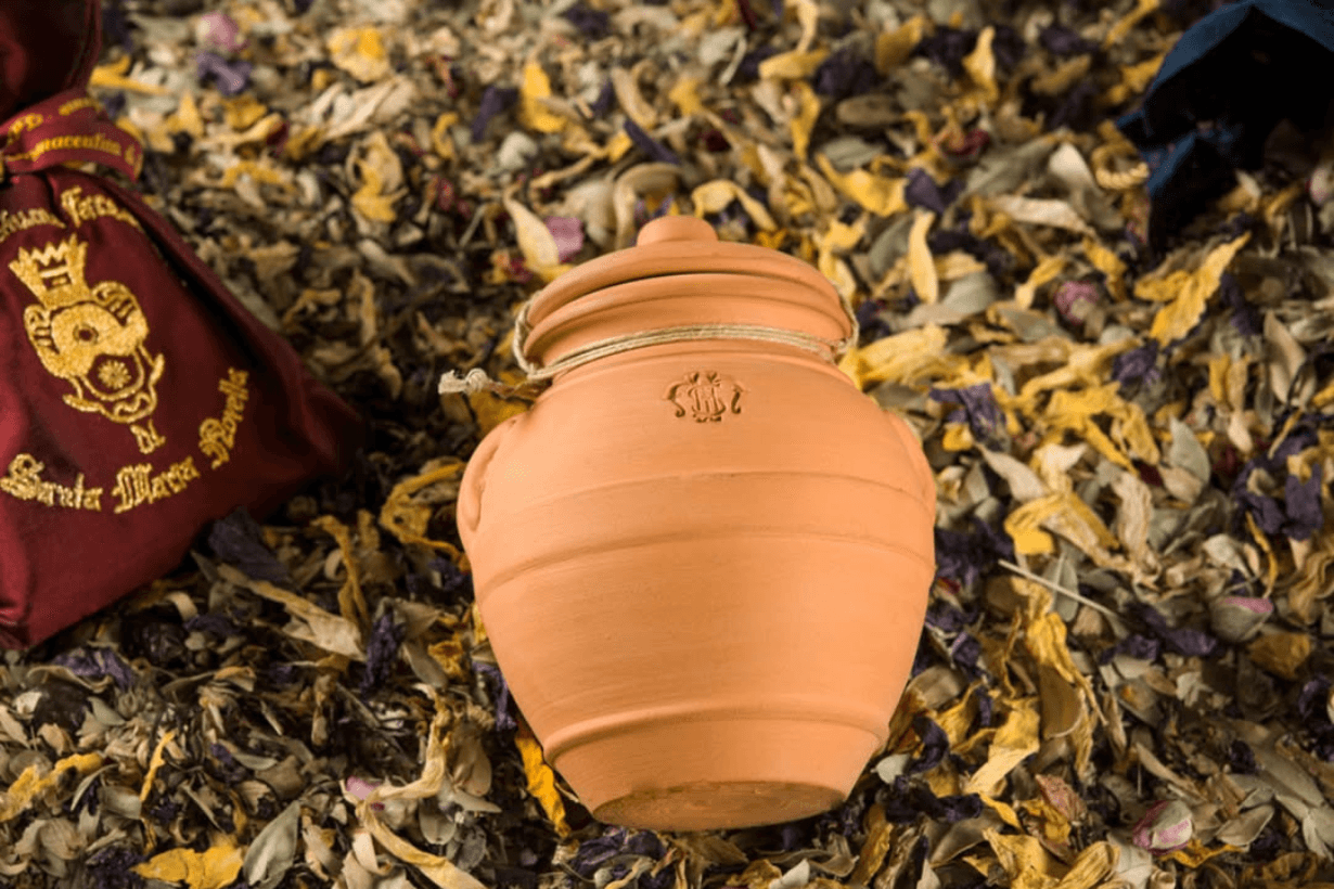 POPBEE Circle Giveaway Santa Maria Novella Firenze 1221