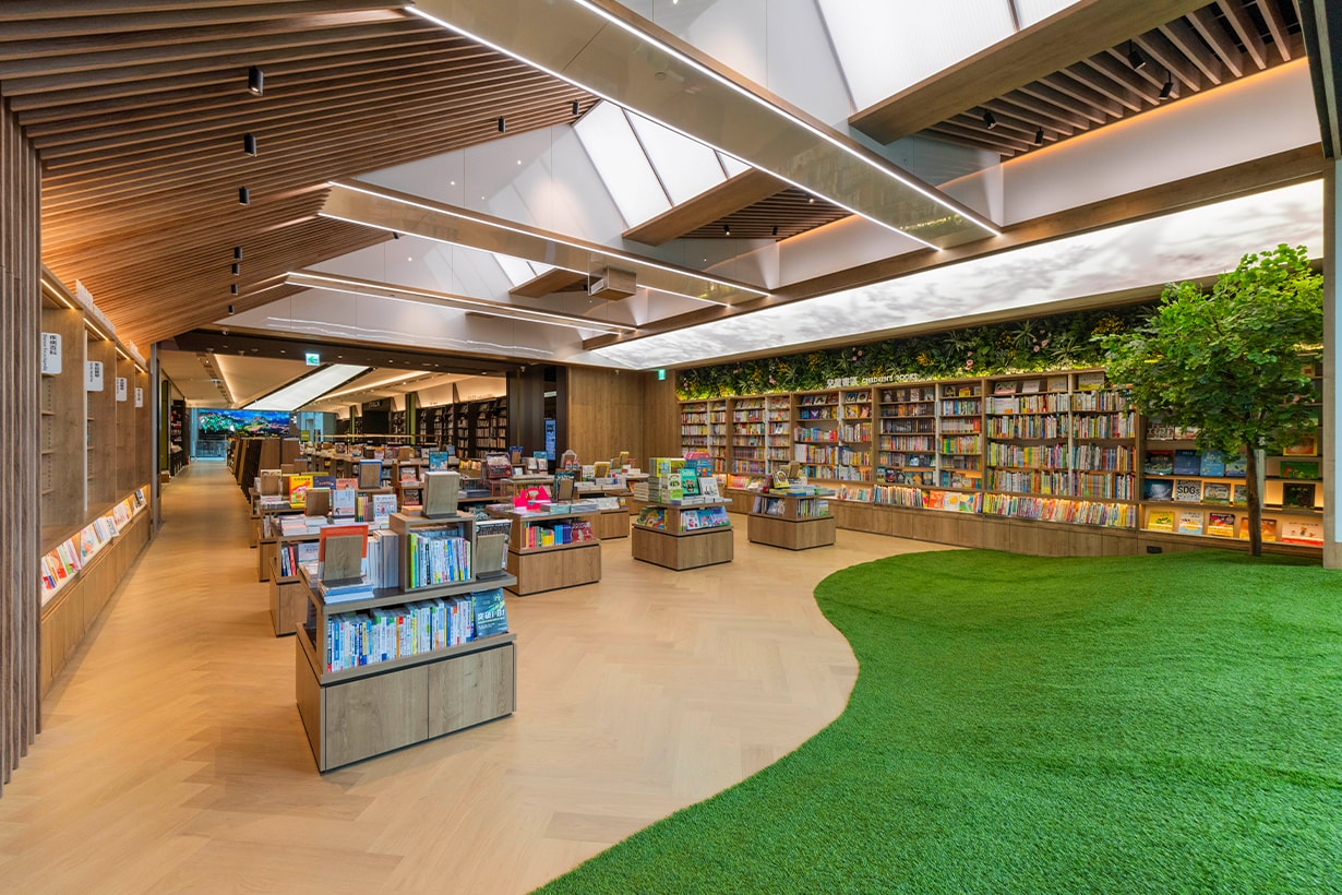 dream plaza open brands all highlight ships suitsupply saturday restaurant shopping list when