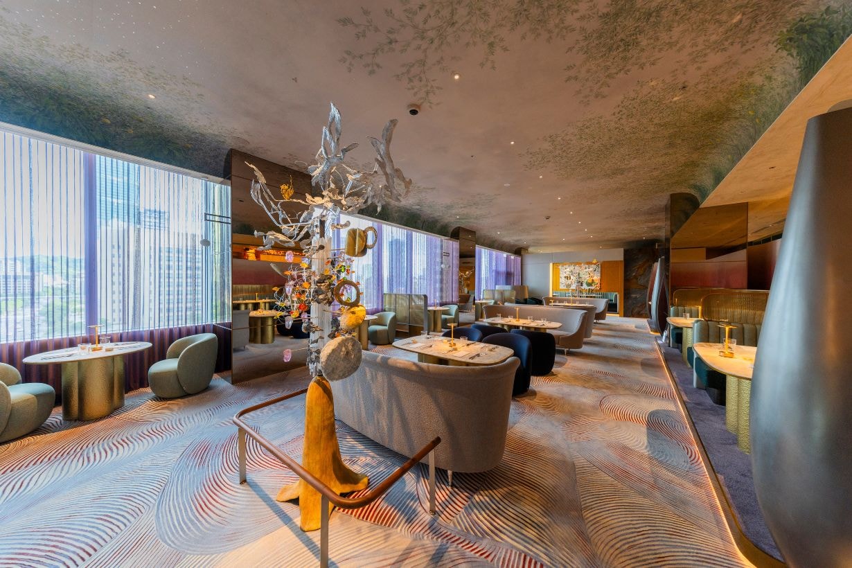 DREAM PLAZA Restaurant LillA YABI YACHE Urban Paradise Starbucks