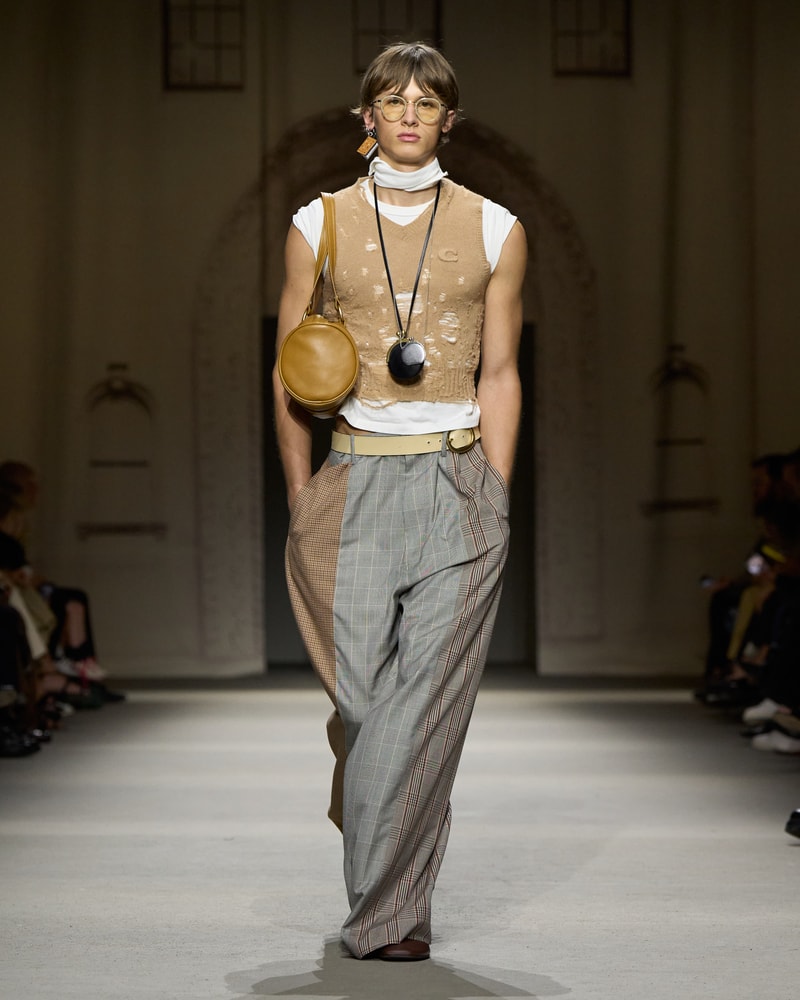 coach 2026 spring runway hightlight bag detail kisslock