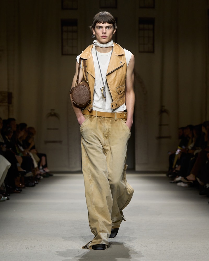 coach 2026 spring runway hightlight bag detail kisslock