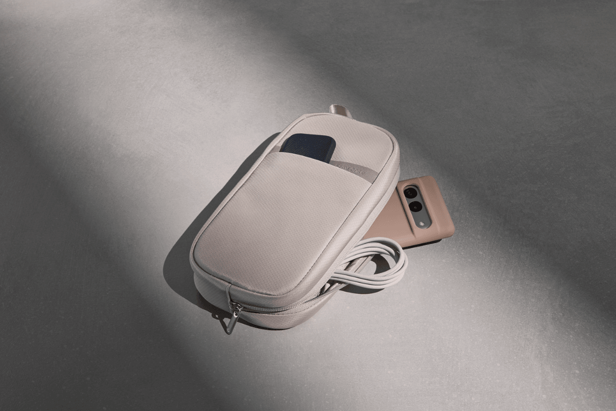 Samsonite Paralux release white suitcase