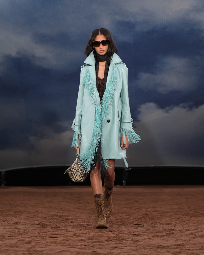 Burberry 2026 夏季系列：讓你知道英倫詩人也懂搖滾音樂！
