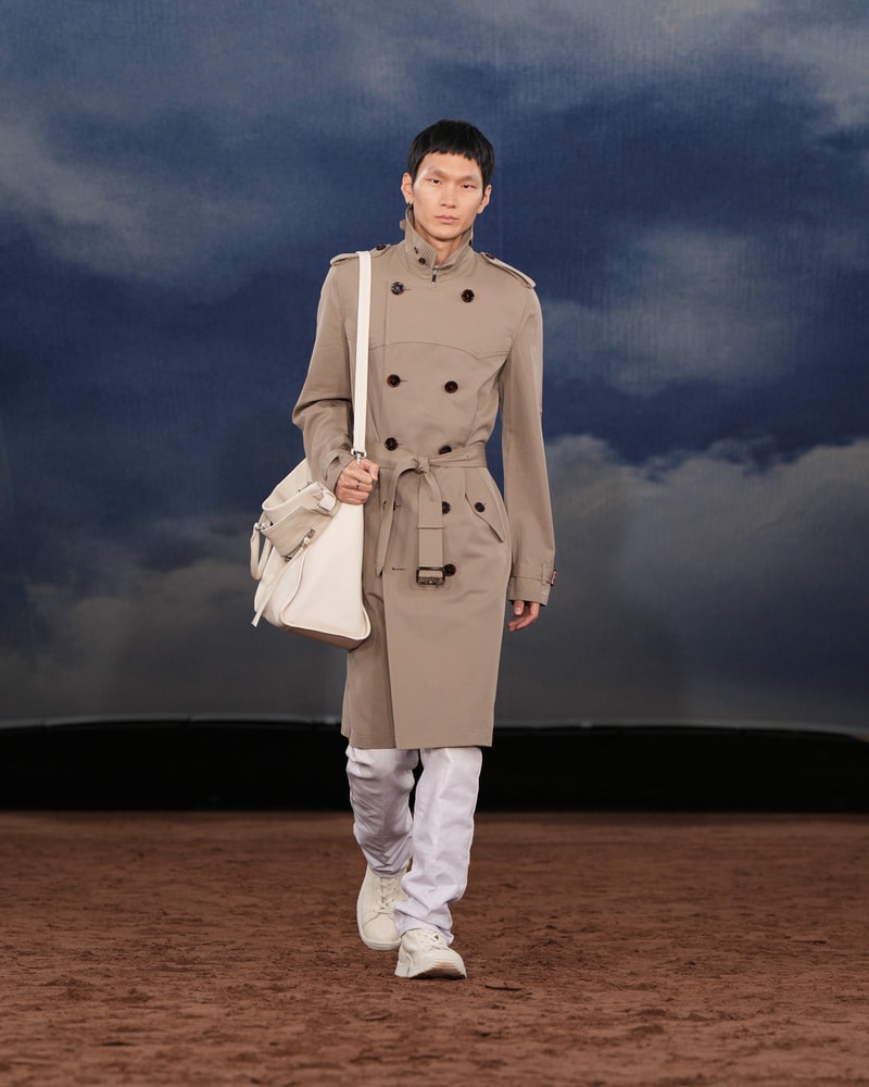 Burberry 2026 夏季系列：讓你知道英倫詩人也懂搖滾音樂！