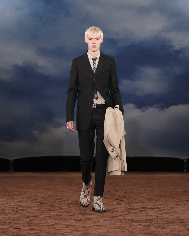 Burberry 2026 夏季系列：讓你知道英倫詩人也懂搖滾音樂！
