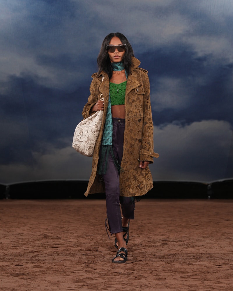 Burberry 2026 夏季系列：讓你知道英倫詩人也懂搖滾音樂！