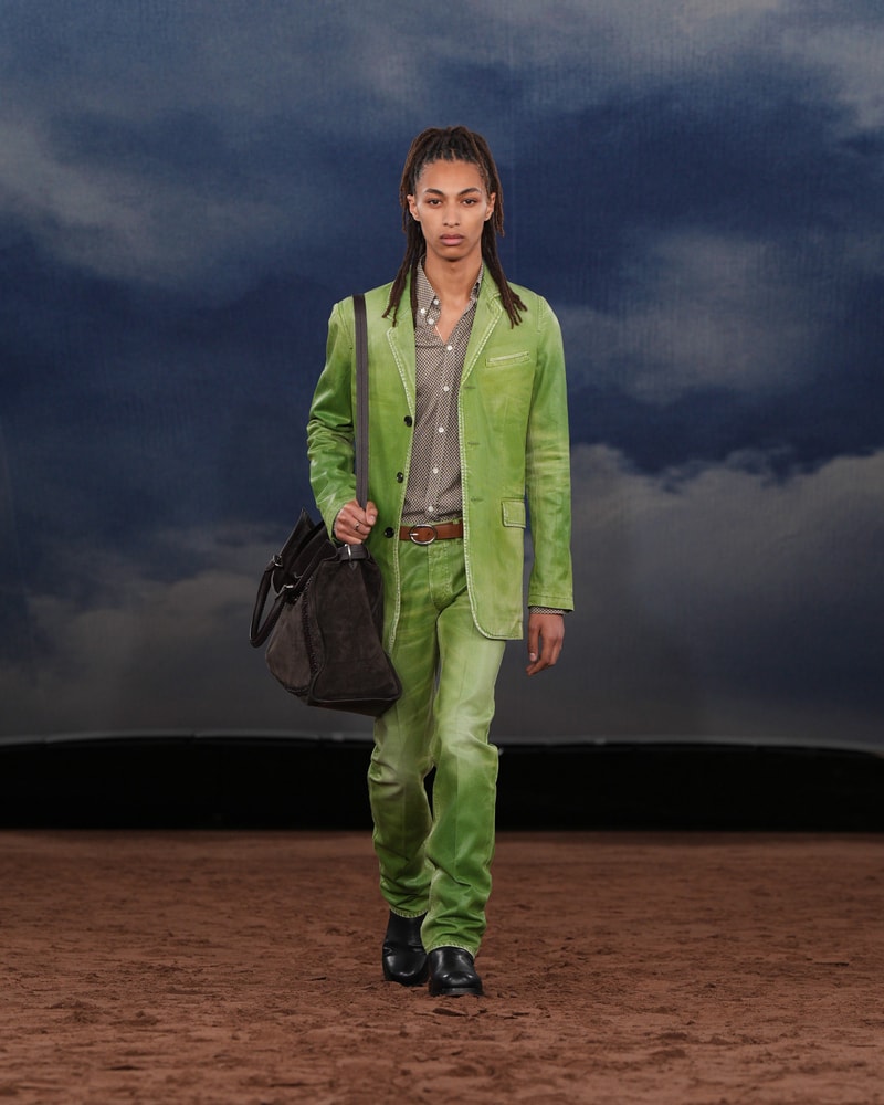 Burberry 2026 夏季系列：讓你知道英倫詩人也懂搖滾音樂！