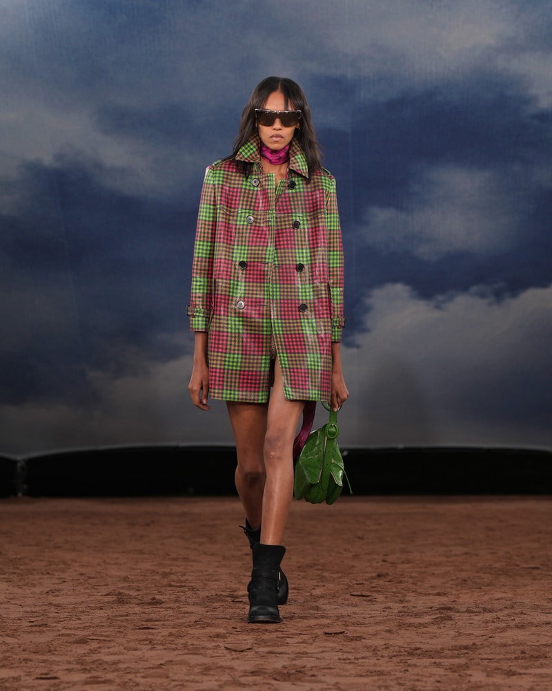 Burberry 2026 夏季系列：讓你知道英倫詩人也懂搖滾音樂！