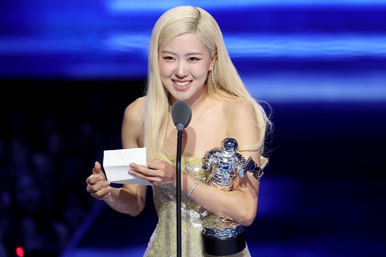 Rosé MTV VMAs business card alex warren behind the scenes