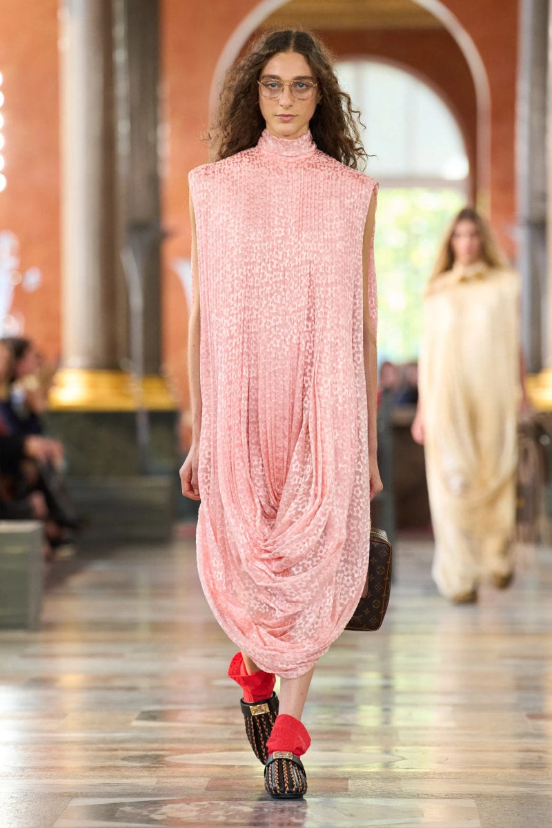 #PFW：穿越時空的奢華之旅...LOUIS VUITTON 2026 春夏，把居家生活變得精緻優雅！