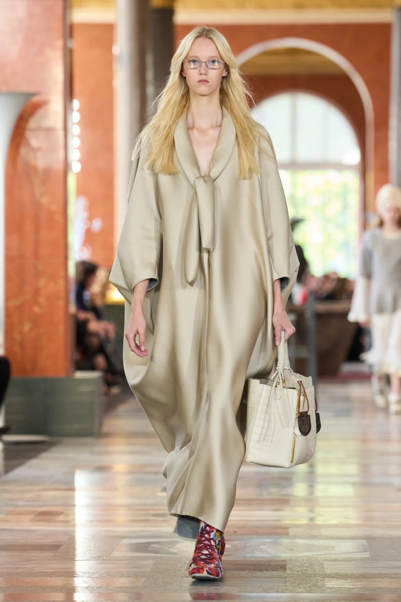 #PFW：穿越時空的奢華之旅...LOUIS VUITTON 2026 春夏，把居家生活變得精緻優雅！