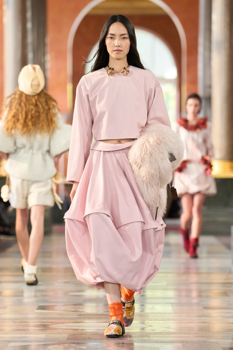 #PFW：穿越時空的奢華之旅...LOUIS VUITTON 2026 春夏，把居家生活變得精緻優雅！