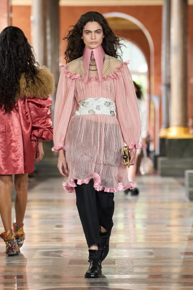 #PFW：穿越時空的奢華之旅...LOUIS VUITTON 2026 春夏，把居家生活變得精緻優雅！