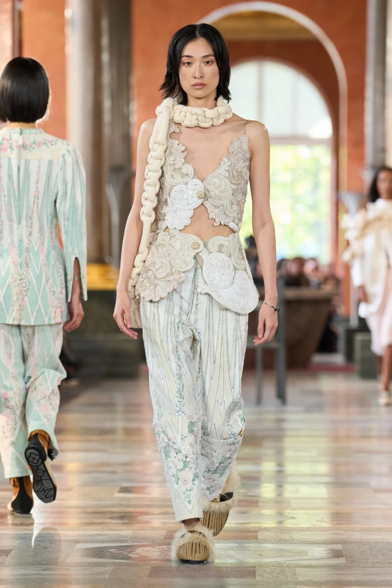 #PFW：穿越時空的奢華之旅...LOUIS VUITTON 2026 春夏，把居家生活變得精緻優雅！