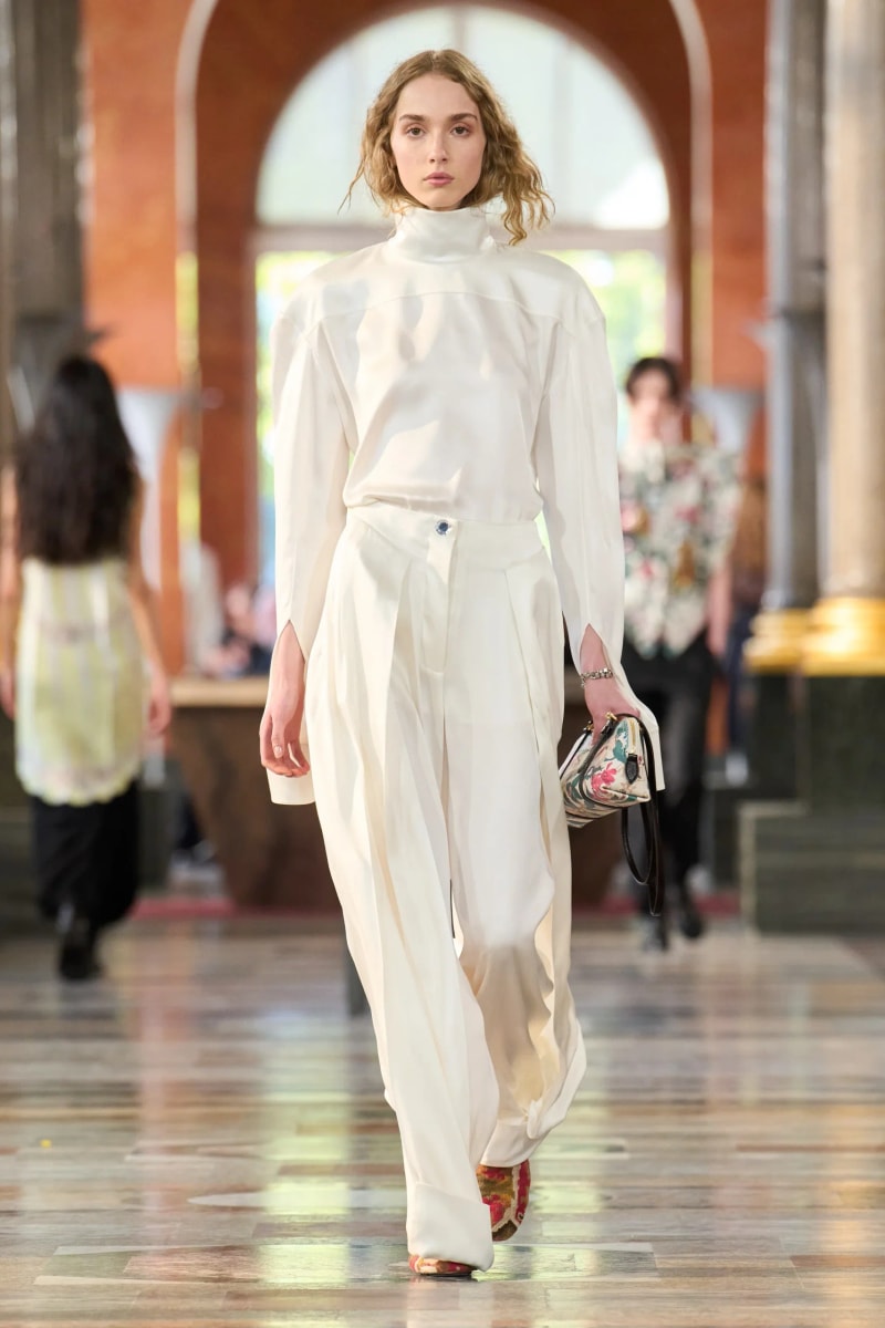 #PFW：穿越時空的奢華之旅...LOUIS VUITTON 2026 春夏，把居家生活變得精緻優雅！