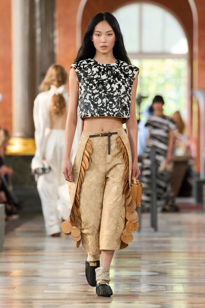 #PFW：穿越時空的奢華之旅...LOUIS VUITTON 2026 春夏，把居家生活變得精緻優雅！