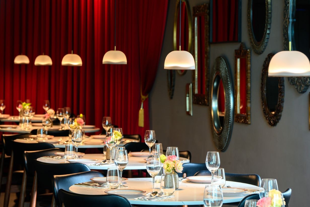 Summer Flowers Dining Room Taipei Vaz Joseph Elias