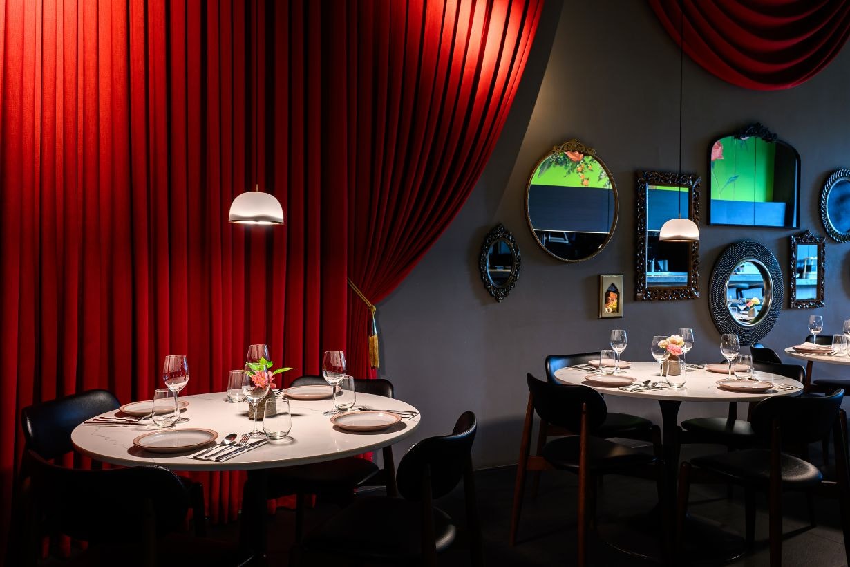 Summer Flowers Dining Room Taipei Vaz Joseph Elias
