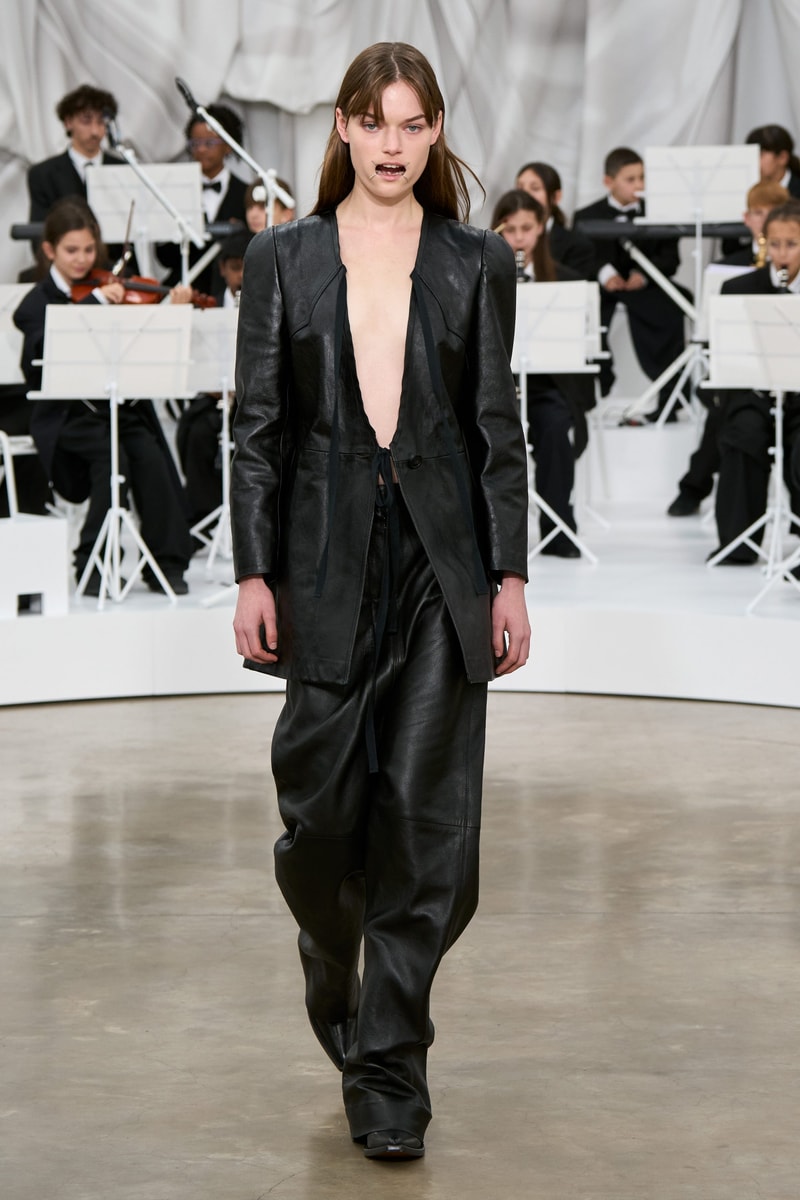 Maison Margiela SS26：詭異又清新，Glenn Martens 再次驚艷四座！