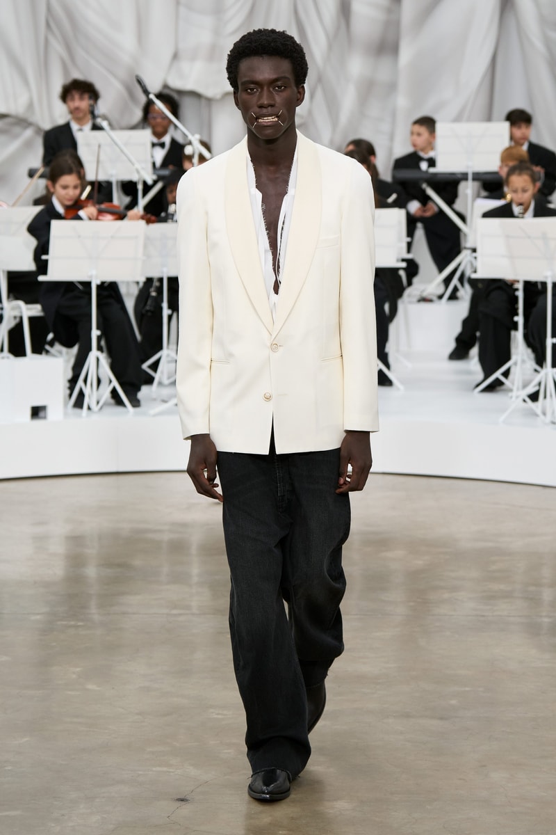 Maison Margiela SS26：詭異又清新，Glenn Martens 再次驚艷四座！