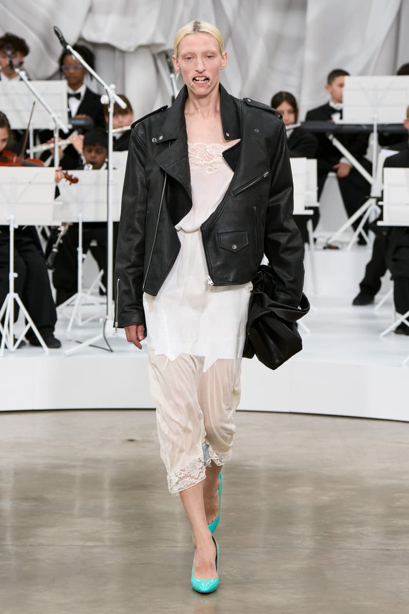 Maison Margiela SS26:詭異又清新,Glenn Martens 再次驚艷四座!