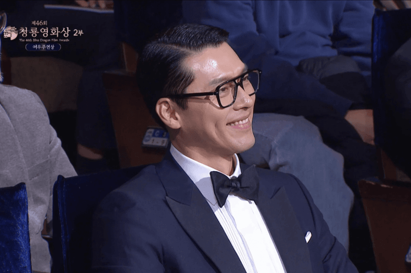 青龍獎最甜瞬間：玄彬＆孫藝珍夫妻檔奪下影帝影后，全場都融化在他們對彼此的愛意裡！