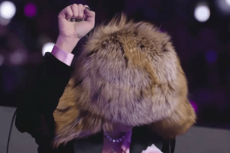 Bigbang 真要回歸了？GD 抱回 MAMA 三大獎，留了許多小彩蛋：「希望明年能和我的朋友們一起回來！」