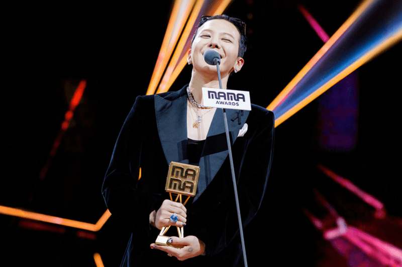 Bigbang 真要回歸了？GD 抱回 MAMA 三大獎，留了許多小彩蛋：「希望明年能和我的朋友們一起回來！」