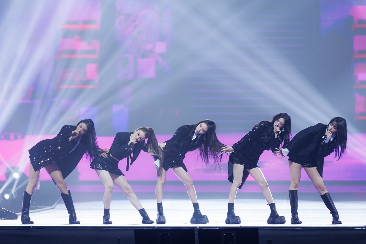 2025 MAMA 3 大淚點：朴寶劍帶領默哀、RIIZE 成員廣東話慰問…以音樂為香港打氣！