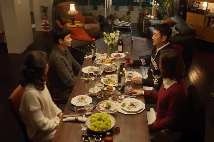 孔曉振、河正宇時隔多年再次合作,卡司豪華的新作《樓上的人們》為何令人期待?