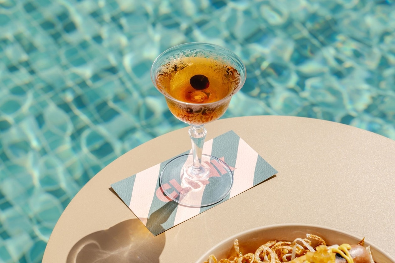 尖沙咀酒吧推薦：Swim Club 天台池畔酒吧，創意雞尾酒與復古加州風情