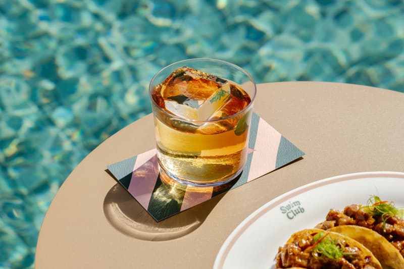 尖沙咀酒吧推薦：Swim Club 天台池畔酒吧，創意雞尾酒與復古加州風情