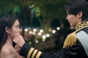 IU 甜挽邊佑錫現身 MBC 頒獎禮，兩人合作新劇《21 世紀大君夫人》釋出首波預告，CP 感瞬間拉滿