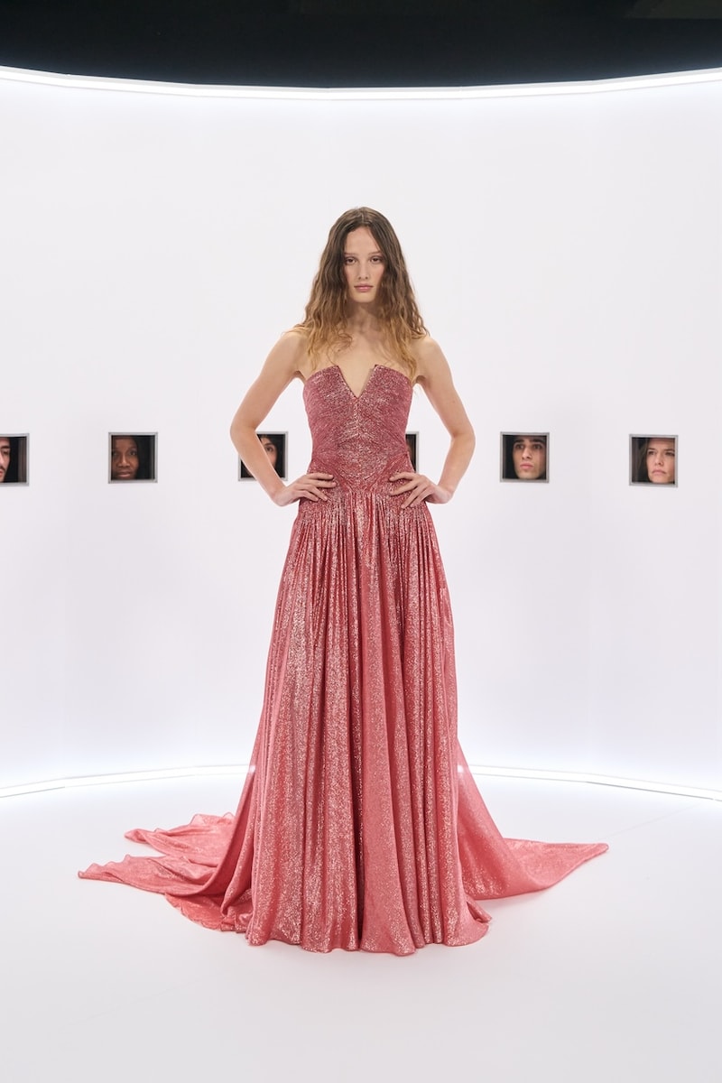 Valentino 2026 haute couture Kaiserpanorama setting reason 