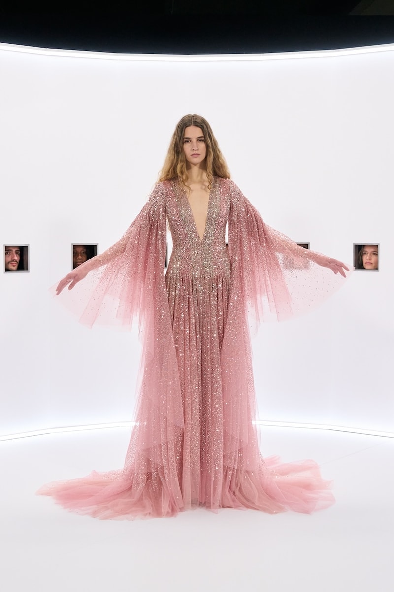 Valentino 2026 haute couture Kaiserpanorama setting reason 