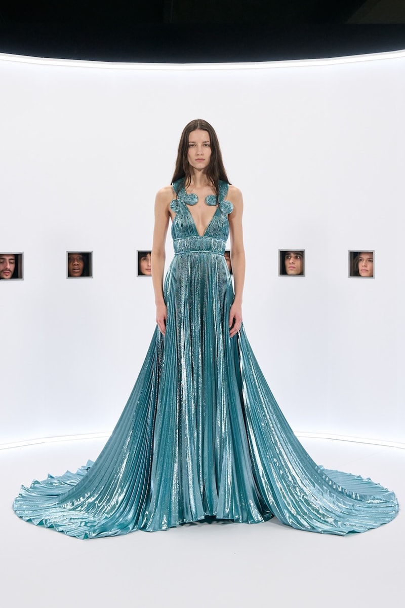 Valentino 2026 haute couture Kaiserpanorama setting reason 