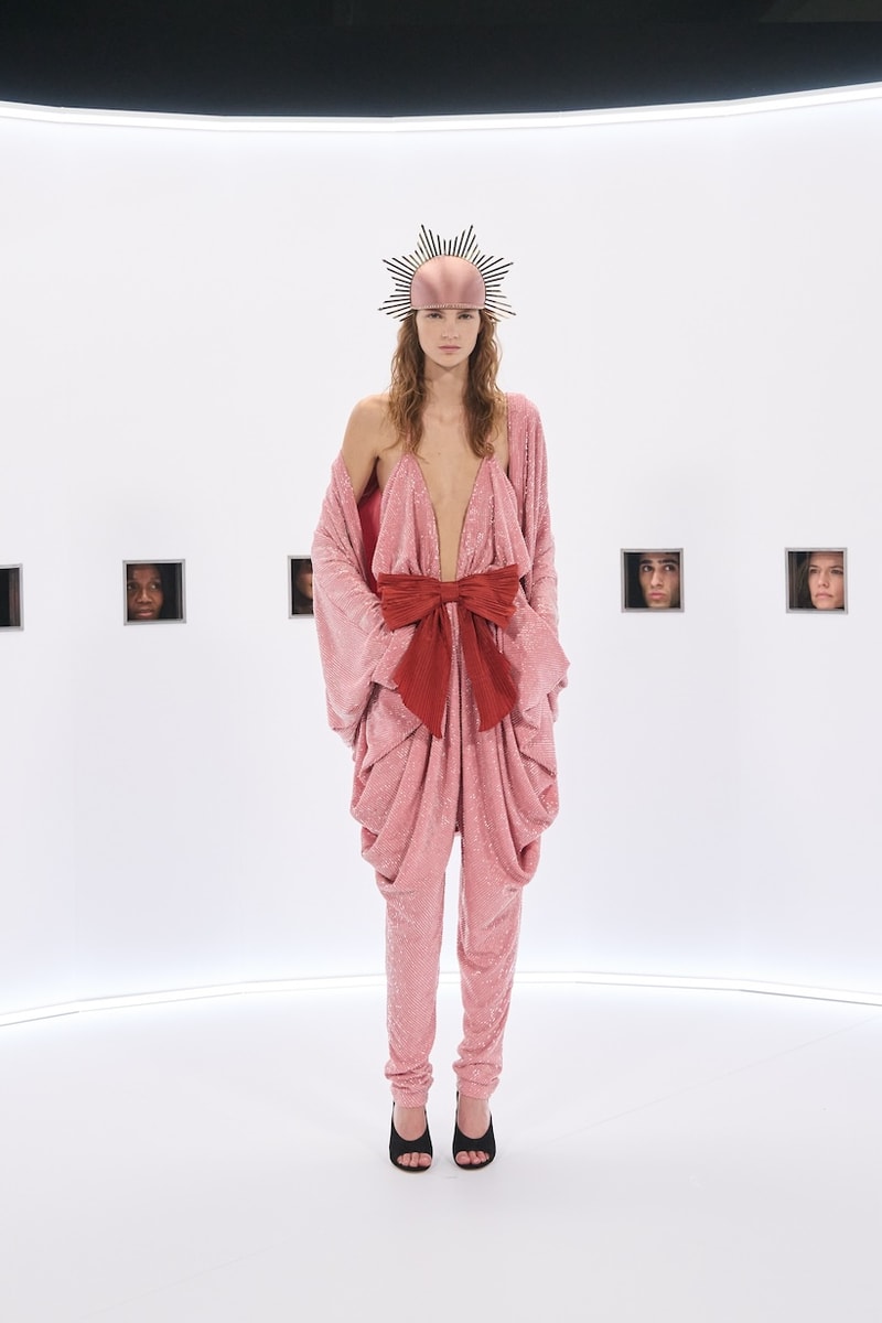 Valentino 2026 haute couture Kaiserpanorama setting reason 