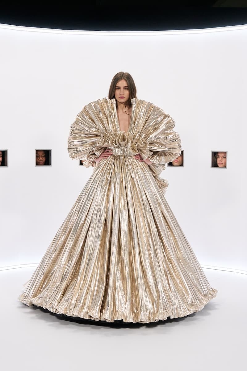 Valentino 2026 haute couture Kaiserpanorama setting reason 
