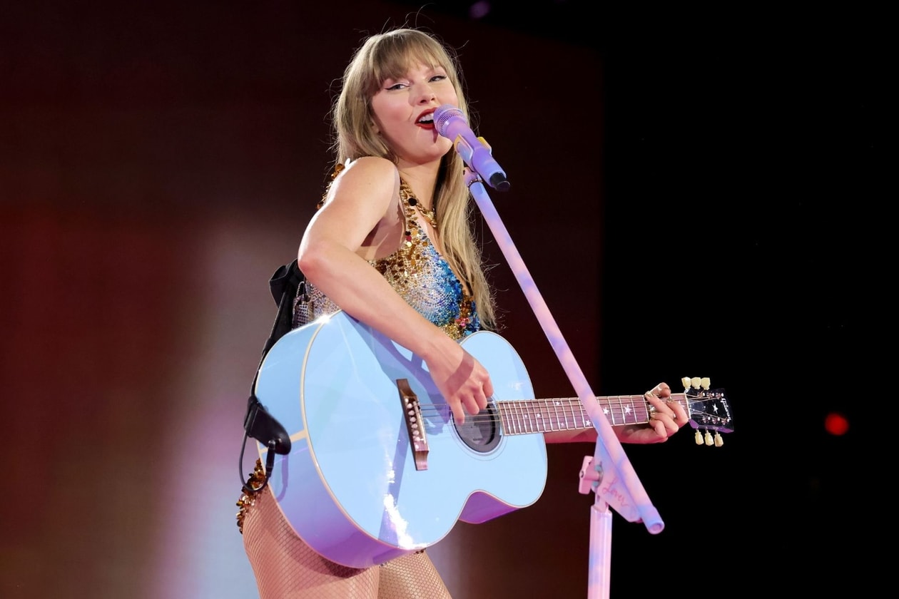 Taylor Swift 紀錄片同款蜜粉：Charlotte Tilbury 磨皮金餅好用嗎？