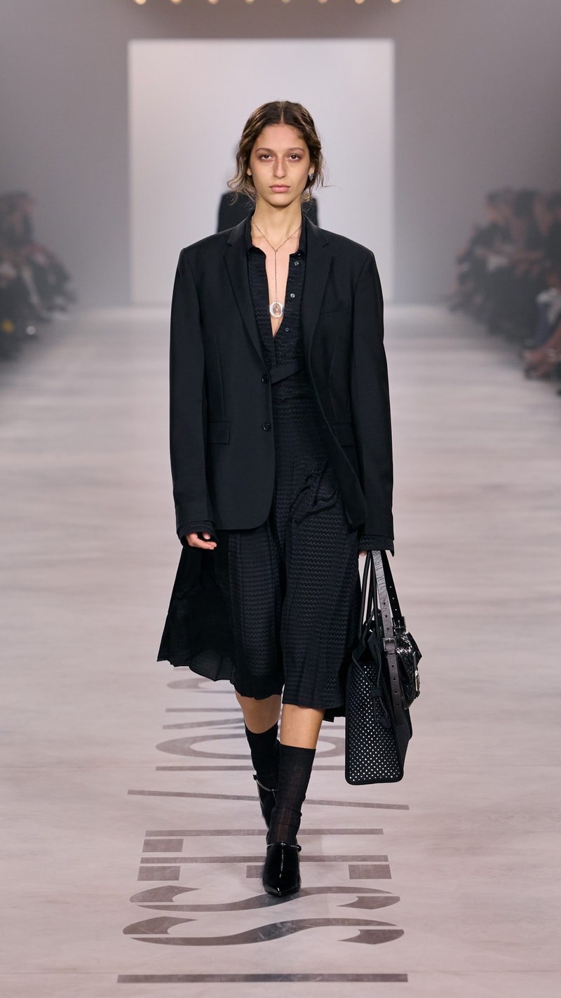 MFW：Maria Grazia Chiuri 於 FENDI 首章登場，把優雅從伸展台溫柔交還給我們！