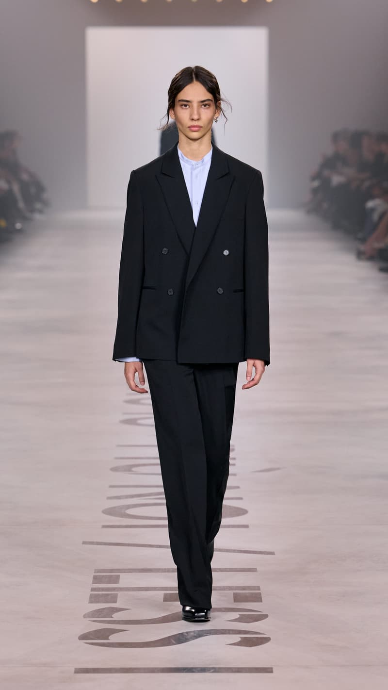 MFW：Maria Grazia Chiuri 於 FENDI 首章登場，把優雅從伸展台溫柔交還給我們！