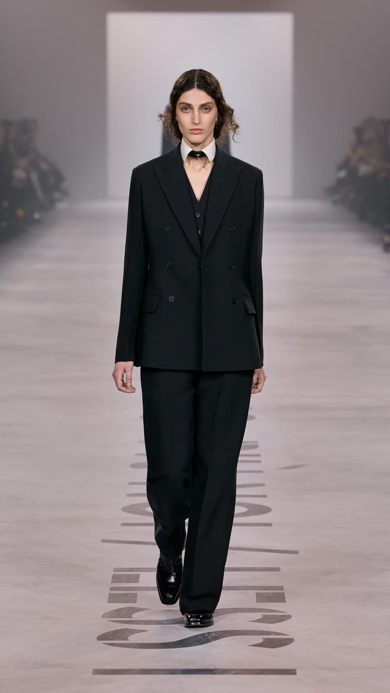 MFW：Maria Grazia Chiuri 於 FENDI 首章登場，把優雅從伸展台溫柔交還給我們！