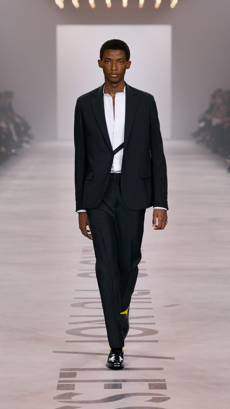MFW：Maria Grazia Chiuri 於 FENDI 首章登場，把優雅從伸展台溫柔交還給我們！